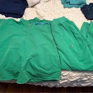 Figs Green Scrub Set